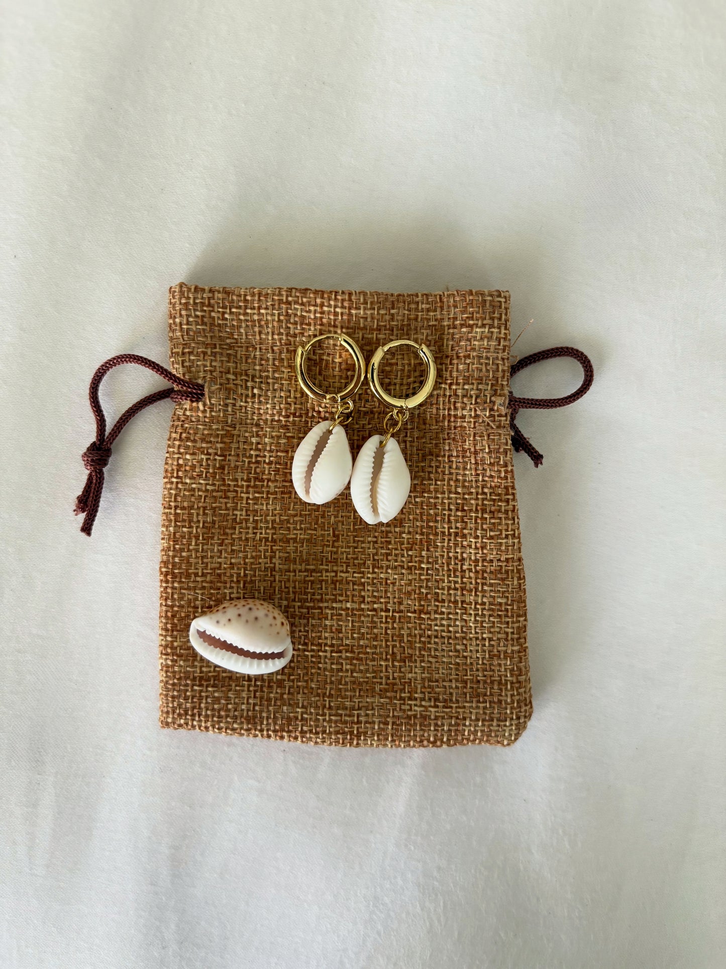 simple cowrie earings